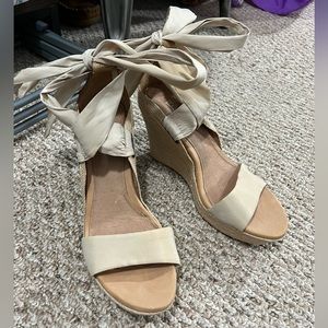 Ugg wedge sandals with bow